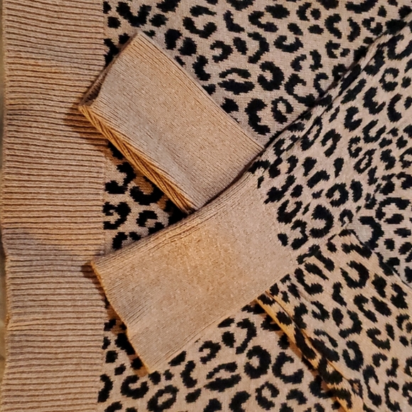a.n.d new day animal print sweatshirt XS - Picture 3 of 5
